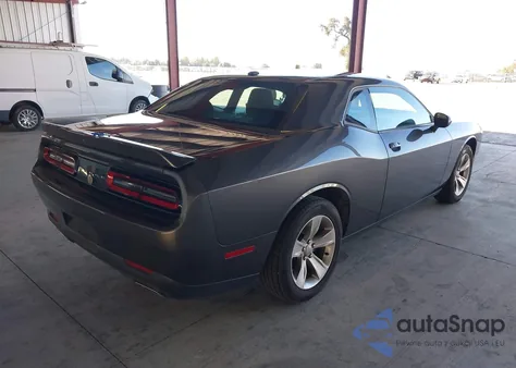 2021 Dodge Challenger Sxt z USA, uszkodzony, nr VIN 2C3CDZAG0MH542643
